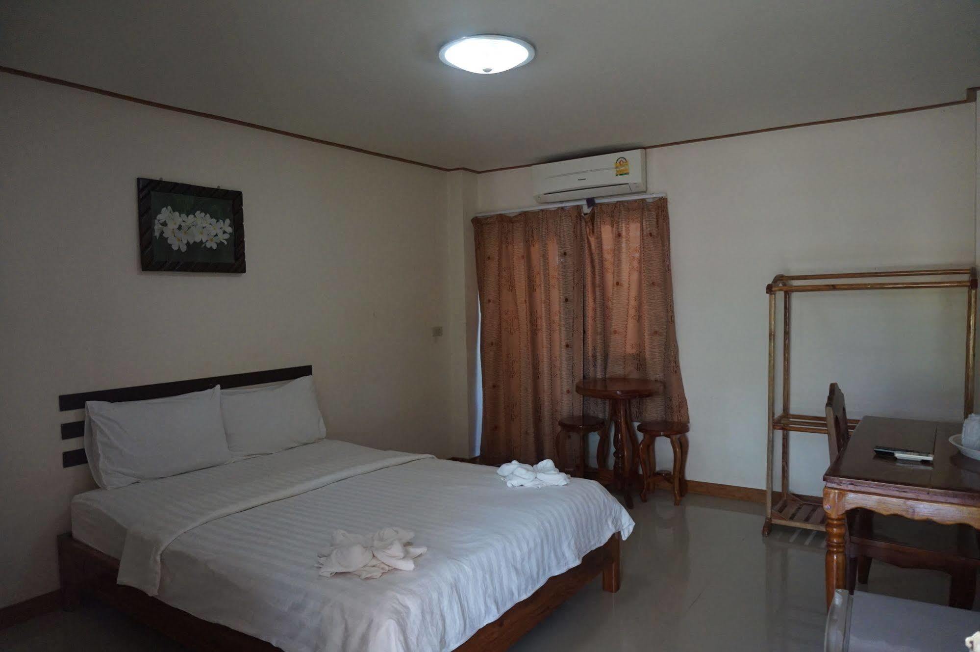 Gongaew Mansion Hotel Ubon Ratchathani Exterior photo