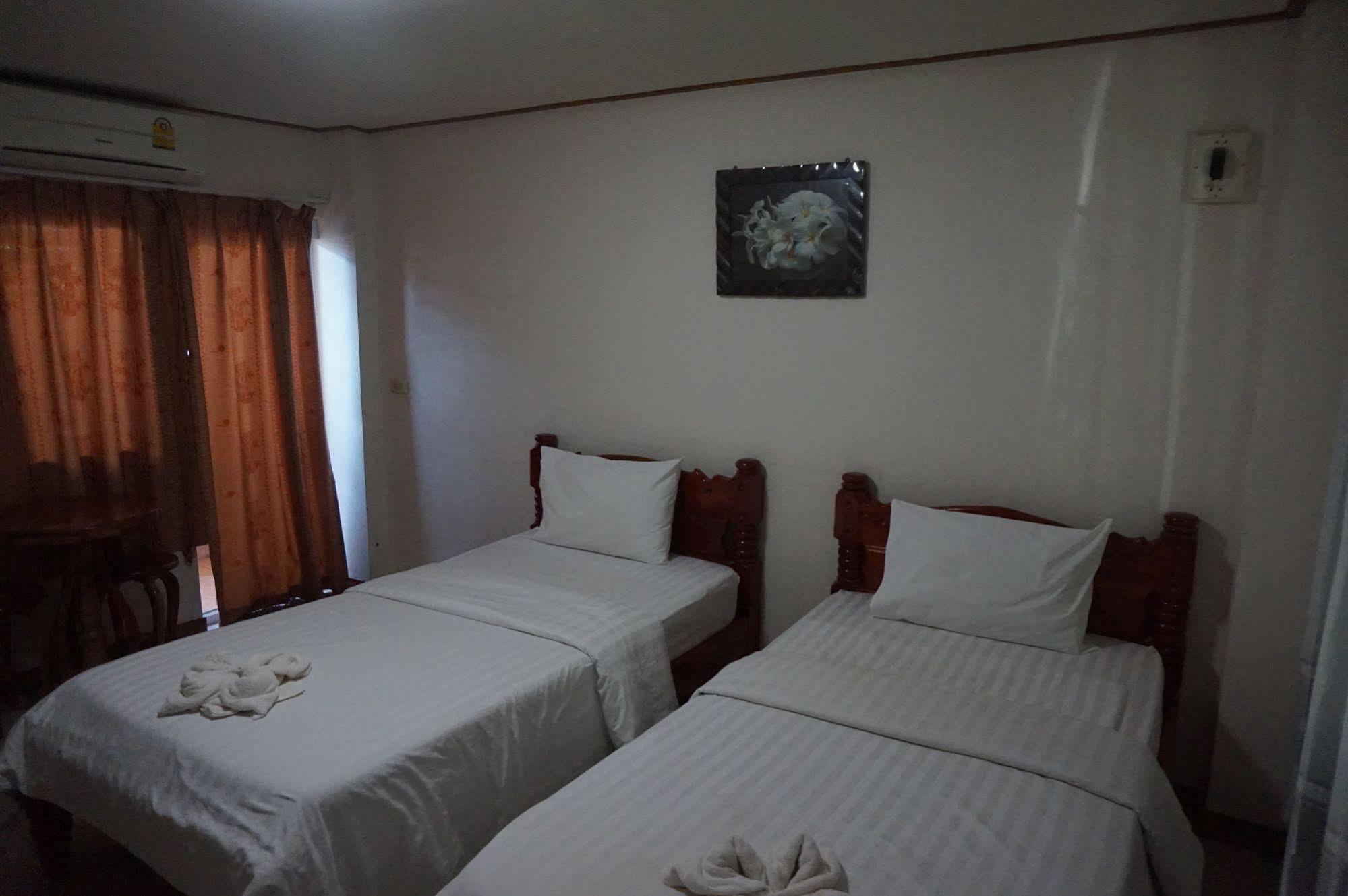 Gongaew Mansion Hotel Ubon Ratchathani Exterior photo