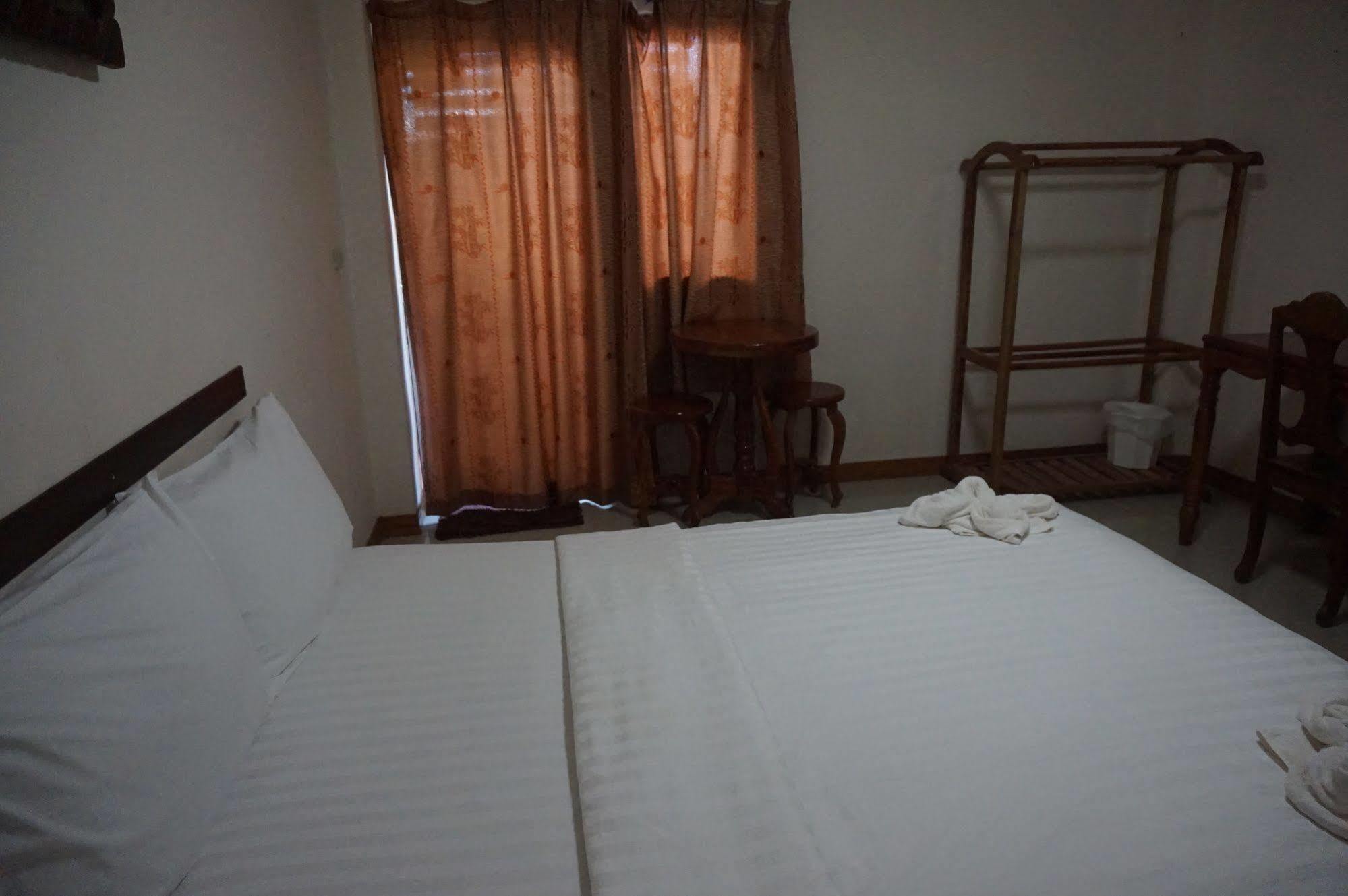 Gongaew Mansion Hotel Ubon Ratchathani Exterior photo